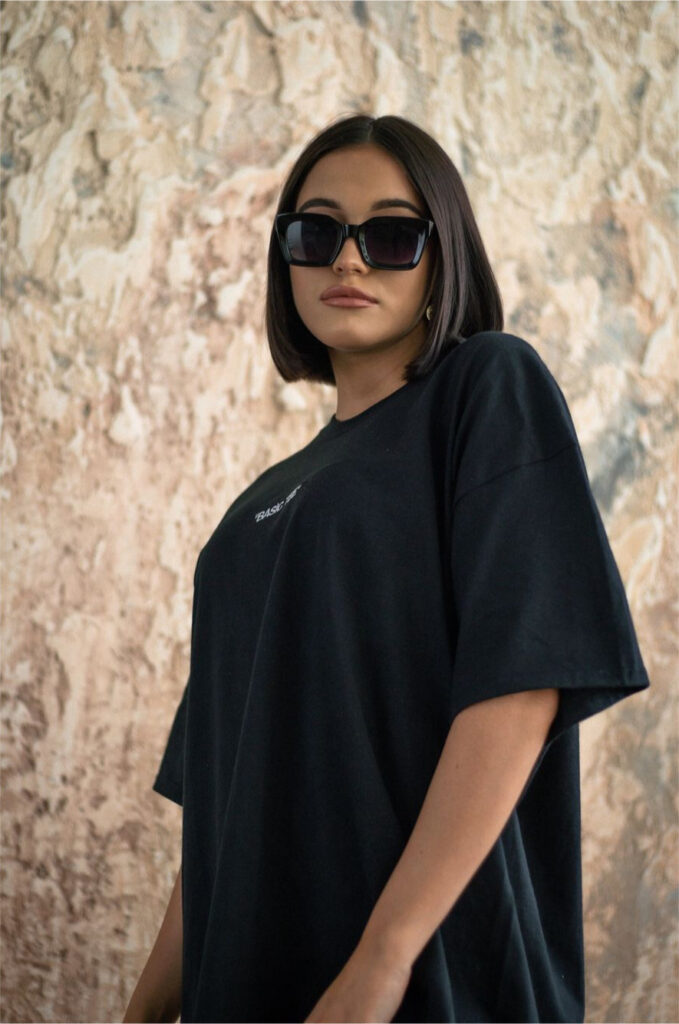 BASIC TEE - BLACK - Image 3