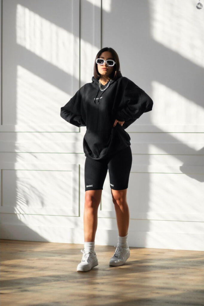 BASIC HOODIE - BLACK - Image 6