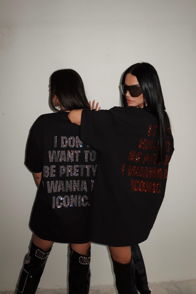 ICONIC TEE - RED - Image 2
