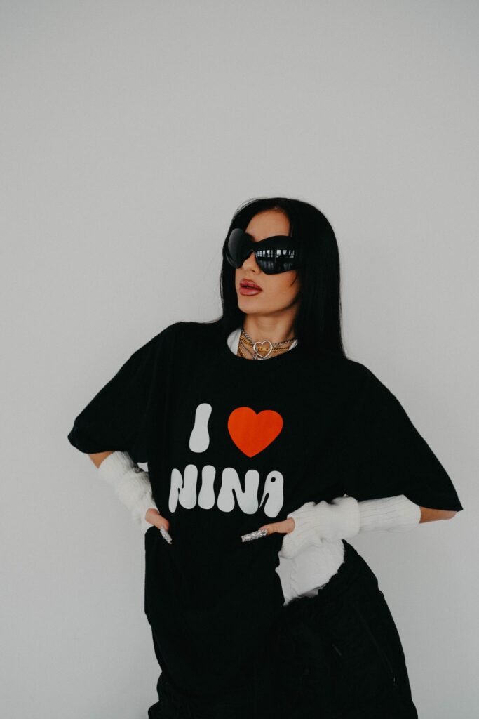 NINA TEE - BLACK