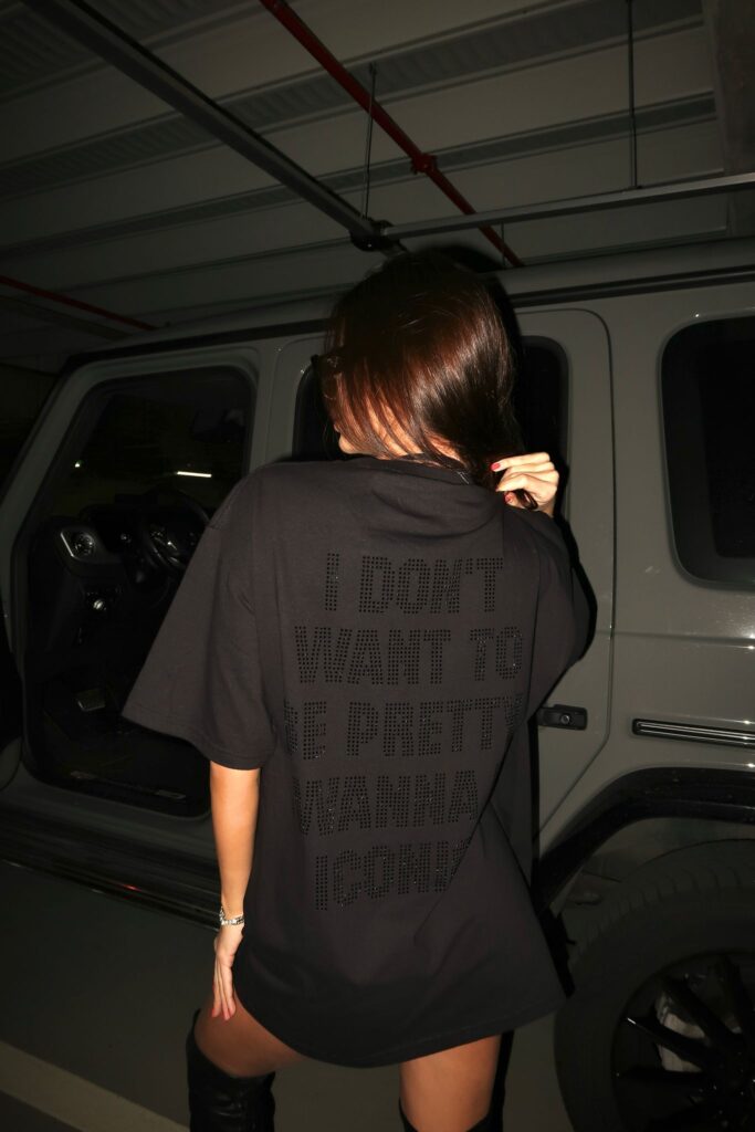 ICONIC TEE - BLACK - Image 4